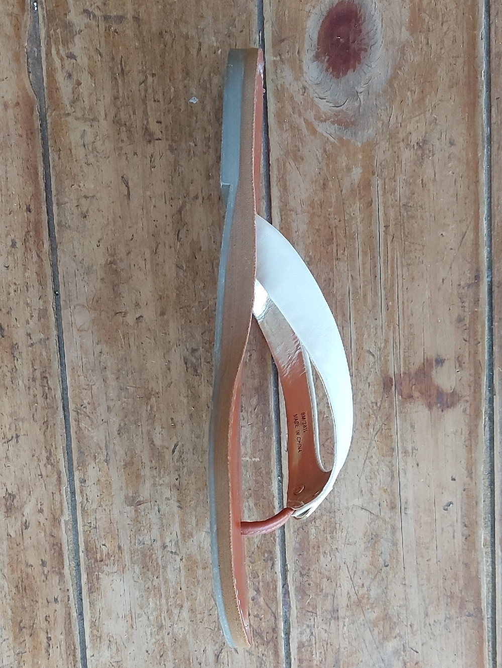 Women's White and Brown Leather Thong Sandals - Picture 9 of 9
